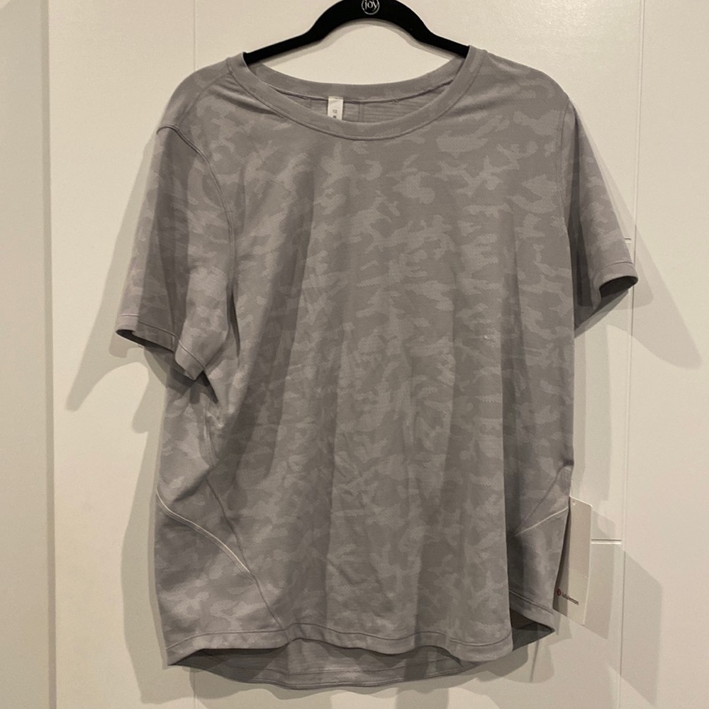 Lululemon long distance short sleeve NWT size 12